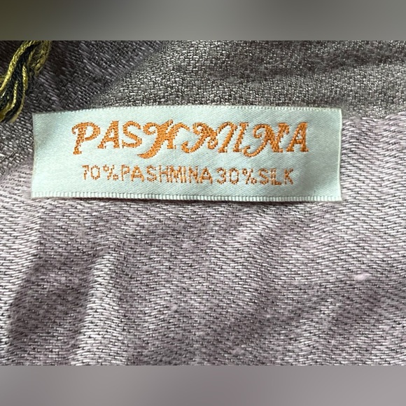 3️⃣Three Pashmina Oblong Scarves/Wraps | Insignificantly Imperfect | Reversible - Picture 5 of 16